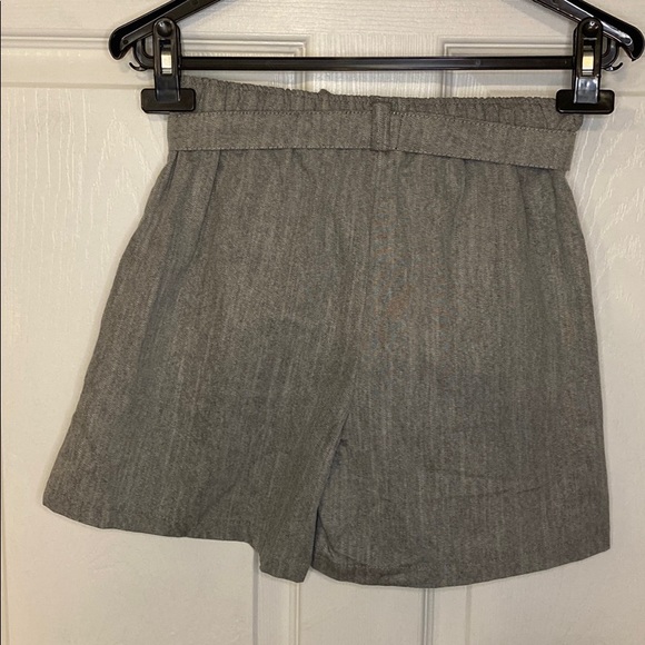 🌺 4 for $25 Cute Gray Korean Style - Picture 3 of 3